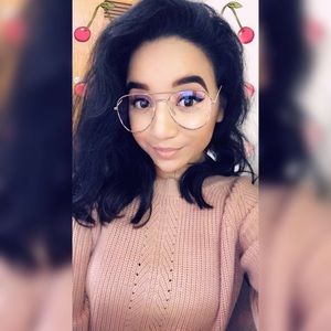 Meet your Posher, Carmen